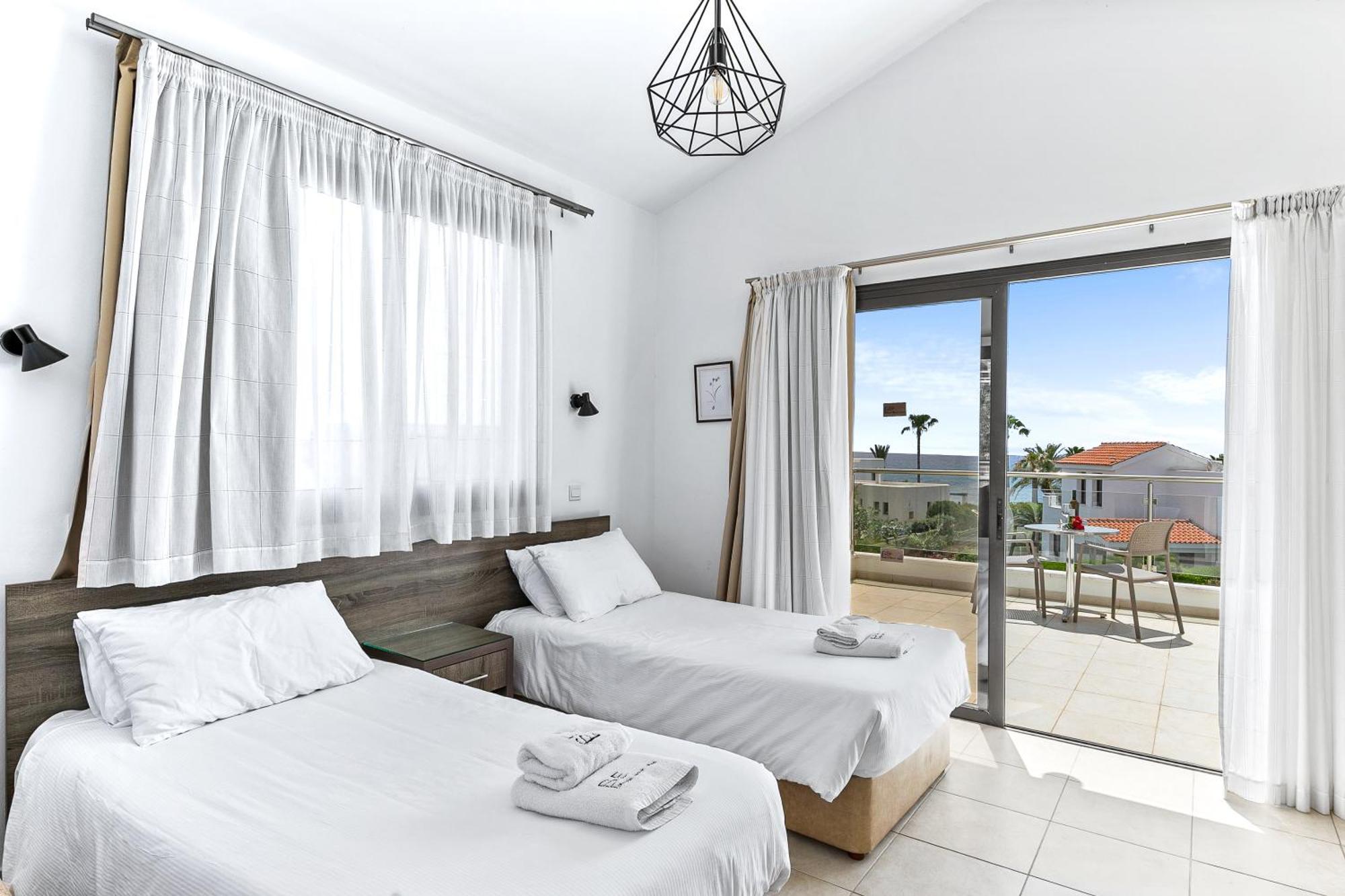 Platzia Beach Villas Paphos Luaran gambar