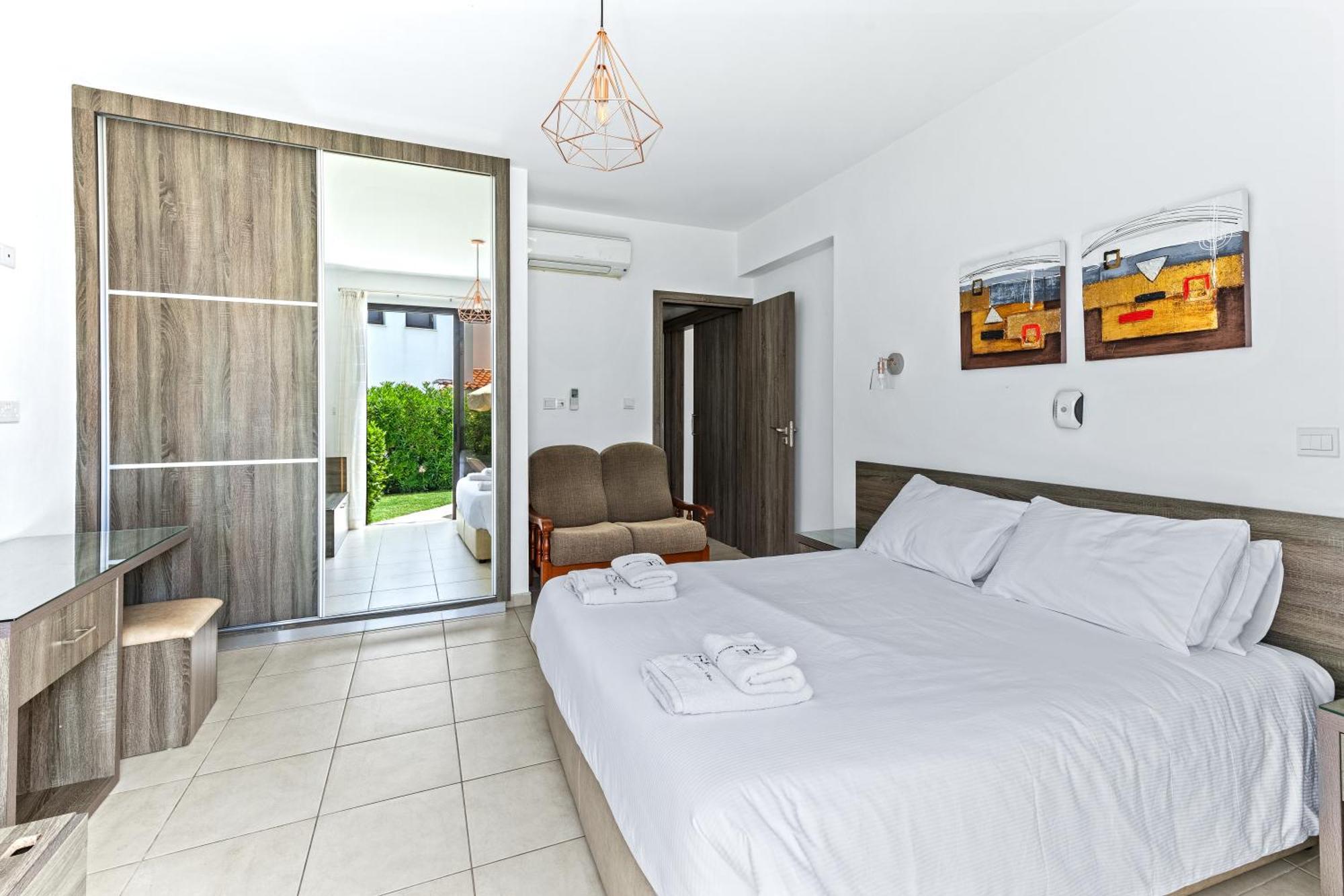 Platzia Beach Villas Paphos Luaran gambar